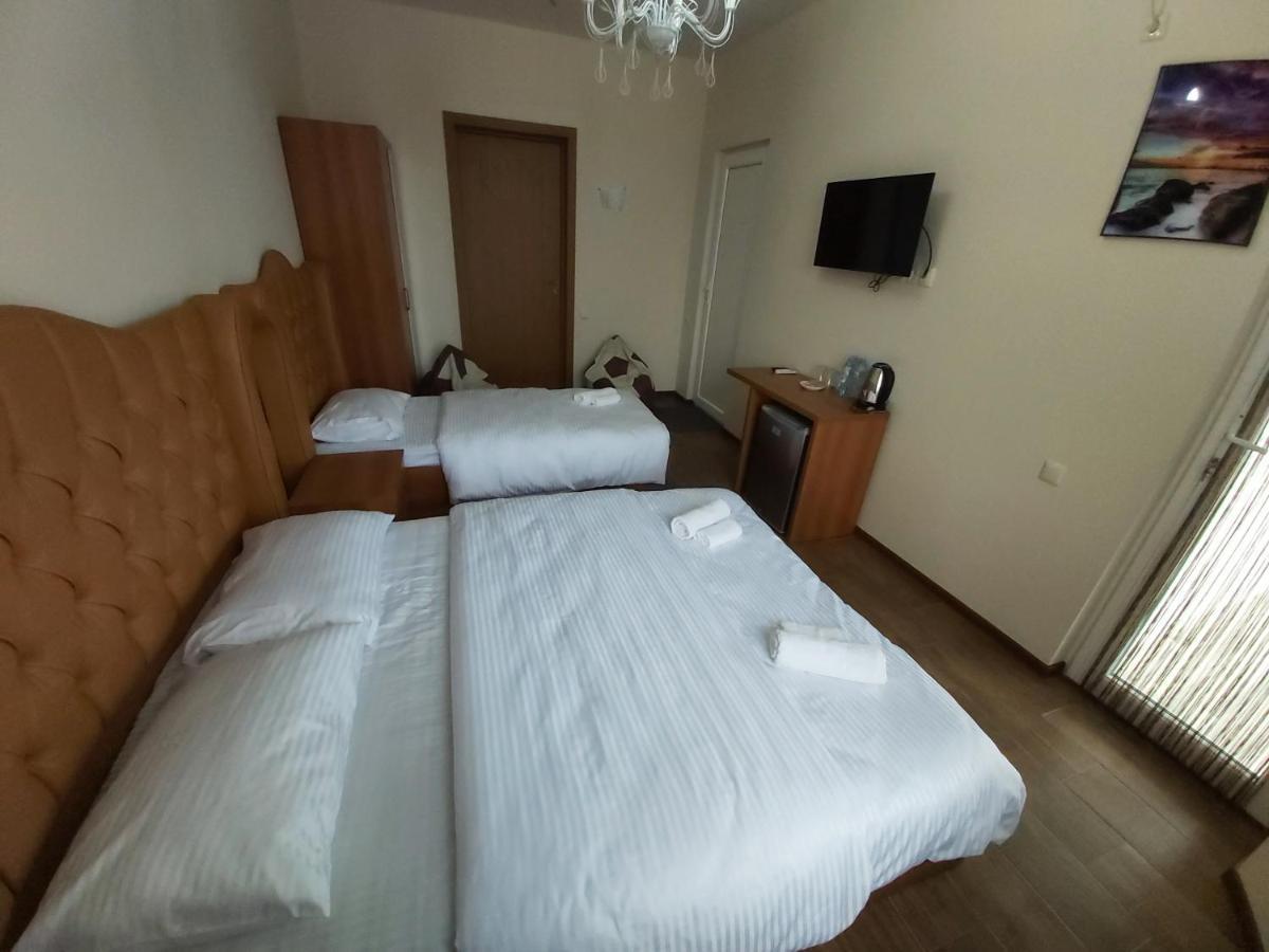 Hotel Maria บาทูมิ ภายนอก รูปภาพ